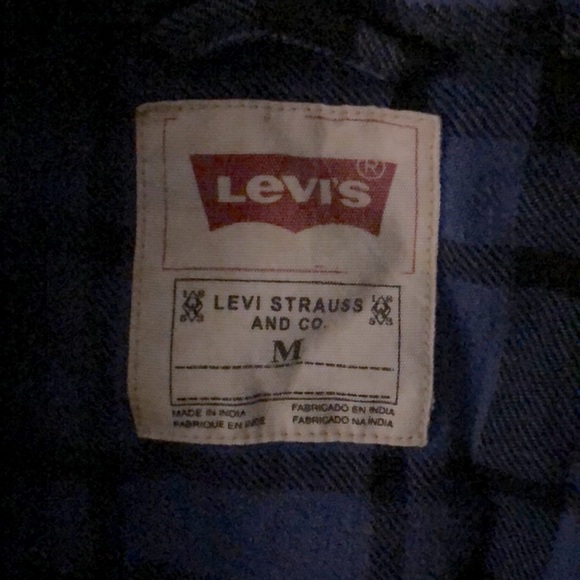 Levi’s Flannel - Picture 3 of 4